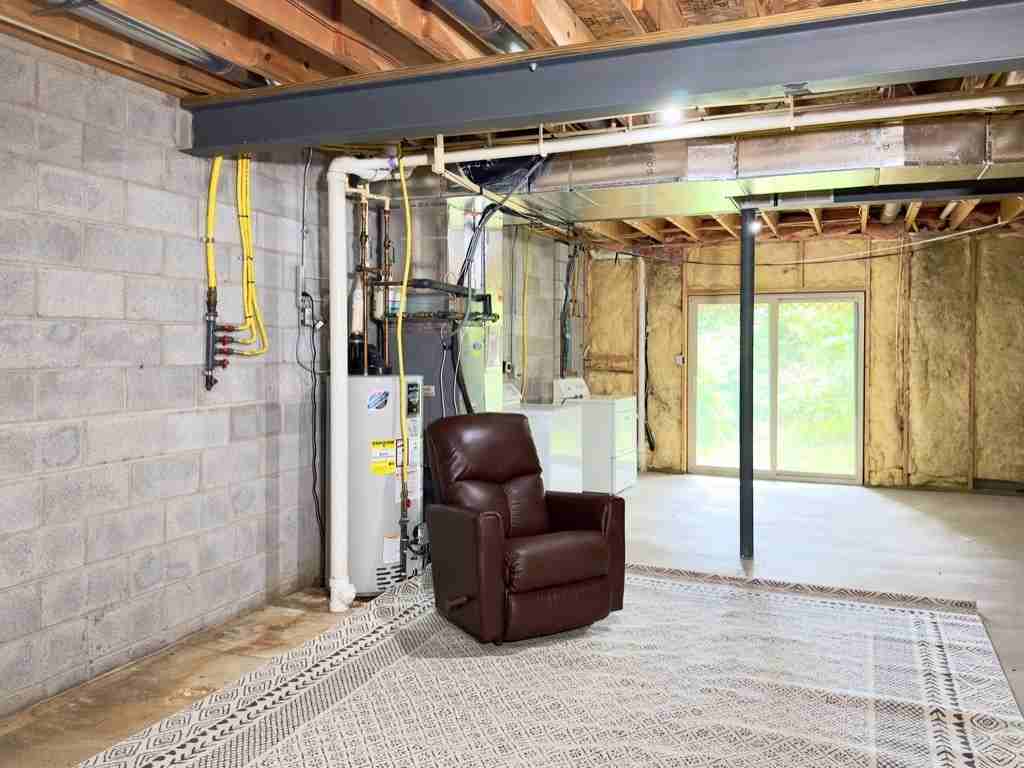 67 Chesapeake St - Photo 4 of 48