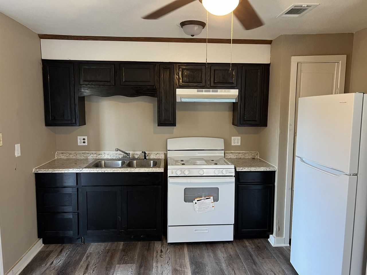 105 Faulkner St - Photo 5 of 30