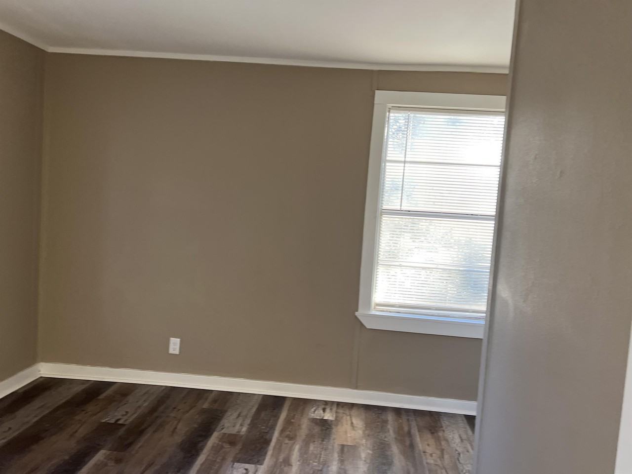 105 Faulkner St - Photo 2 of 30