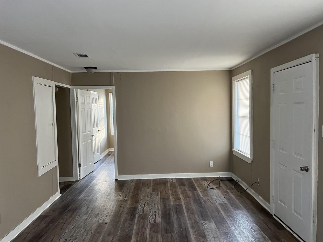 105 Faulkner St - Photo 3 of 30