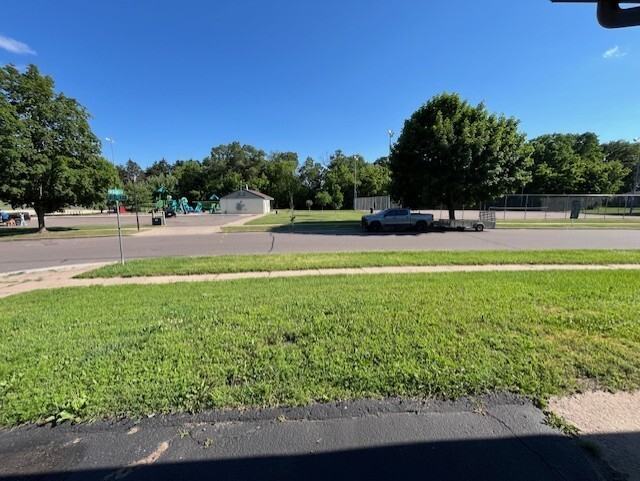 1306 Devney Dr - Photo 3 of 19