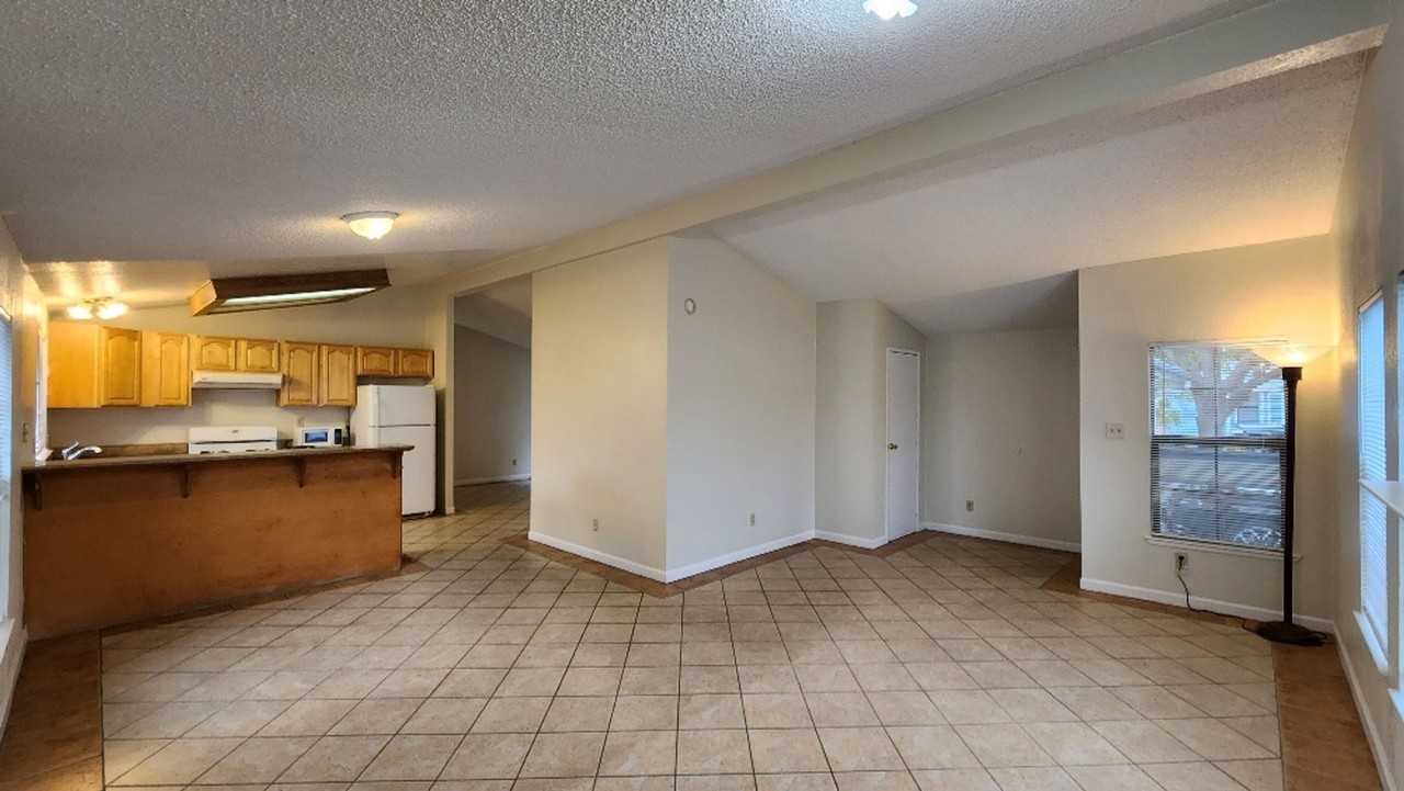 84 Deerpark Ln - Photo 3 of 13