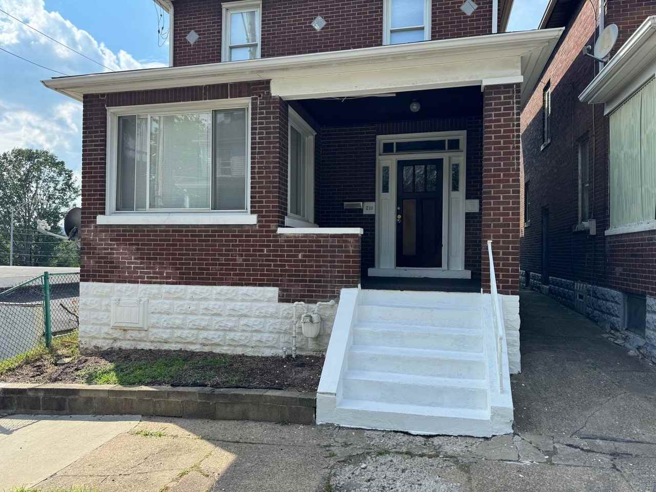 2111 Highland Ave - Photo 2 of 41