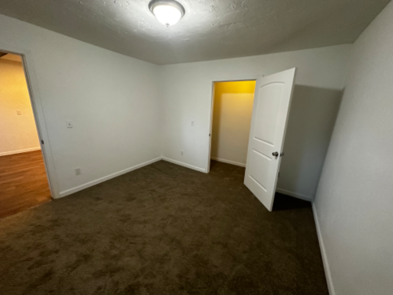 1431 Ne 27th St - Photo 5 of 18