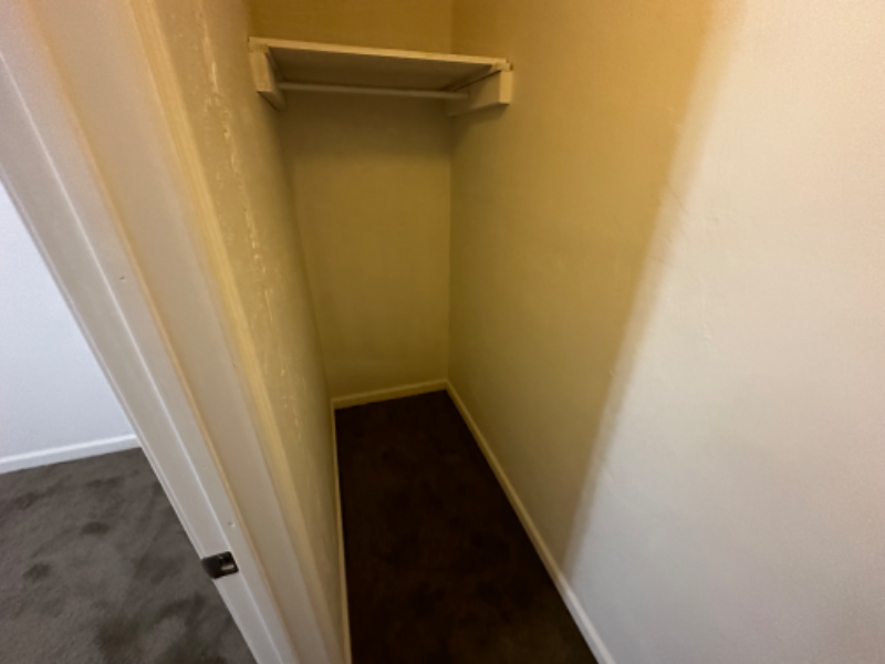 1431 Ne 27th St - Photo 6 of 18