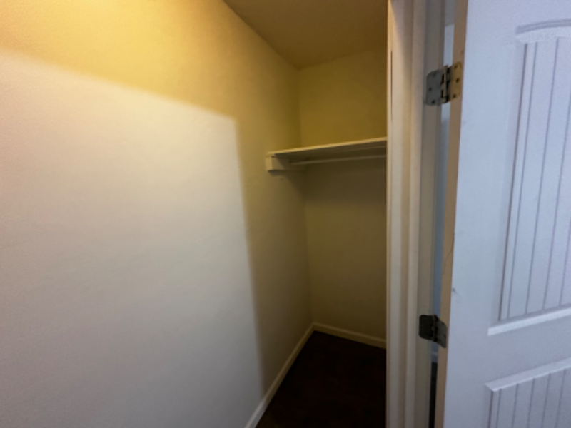 1431 Ne 27th St - Photo 7 of 18