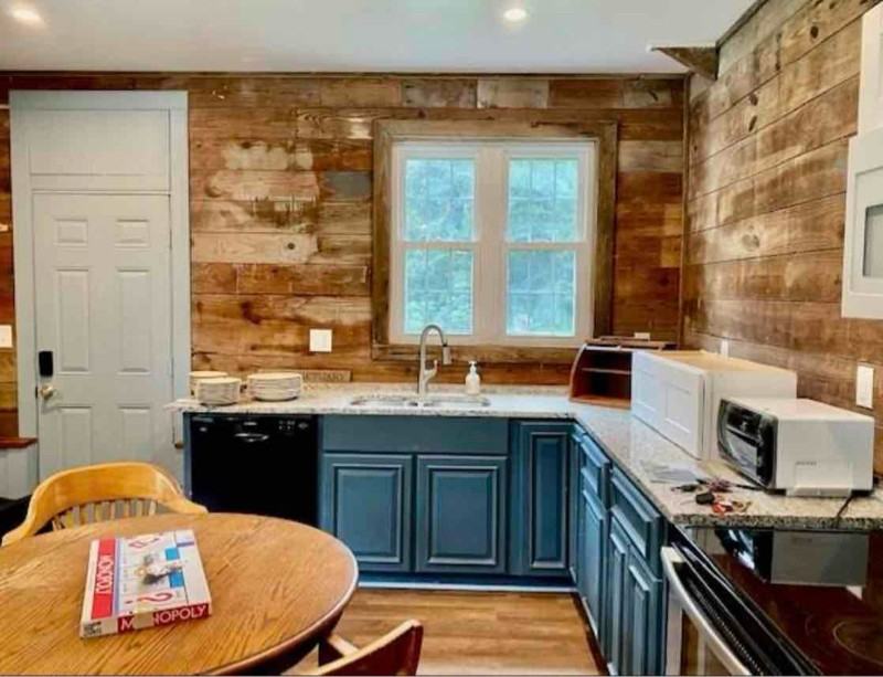 7518 Bayside Rd - Photo 2 of 12