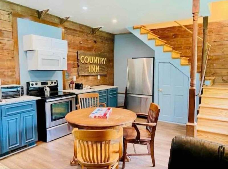 7518 Bayside Rd - Photo 3 of 12