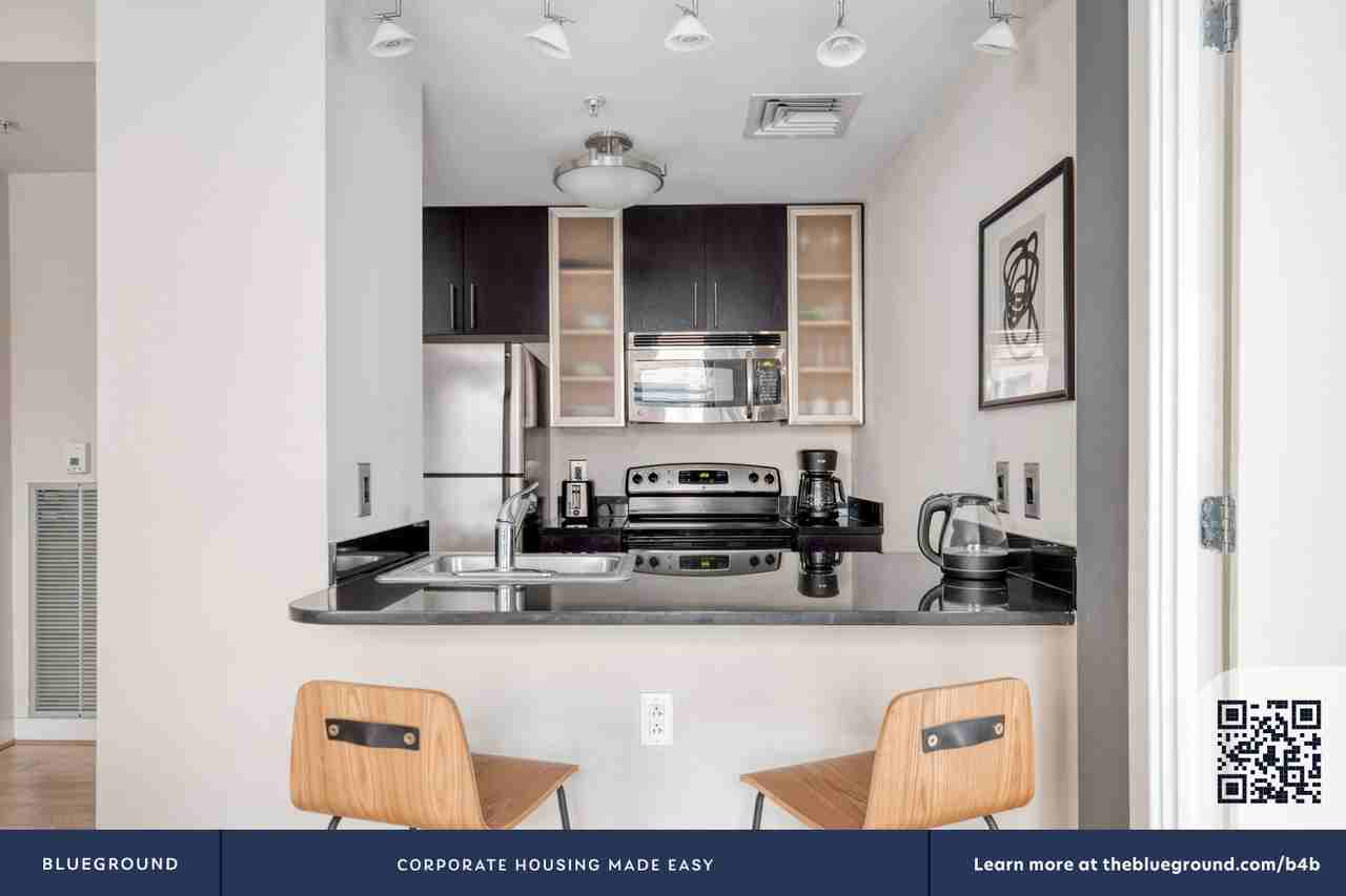 733 15th Street Northwest - Photo 6 of 27