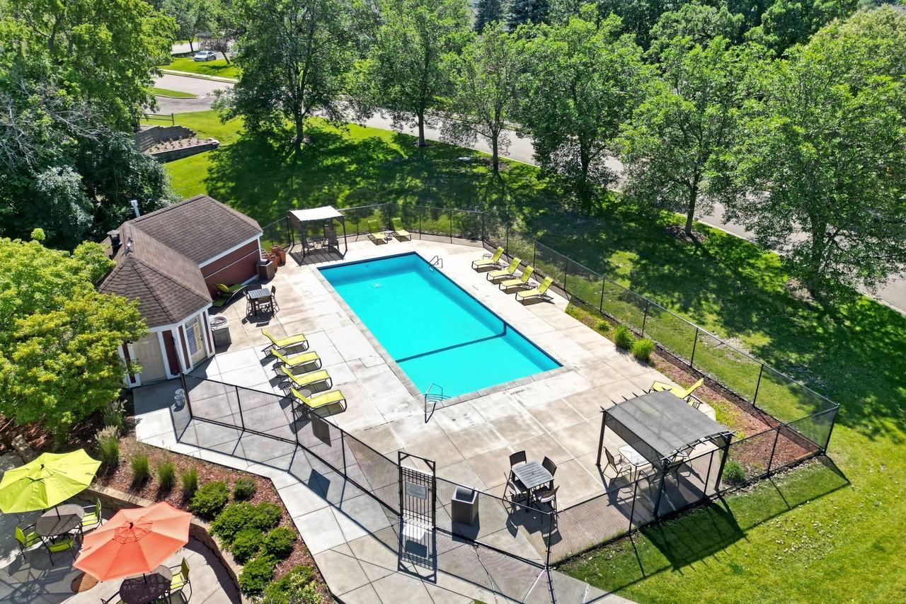 Bass Lake Hills Townhomes - Photo 4 of 49