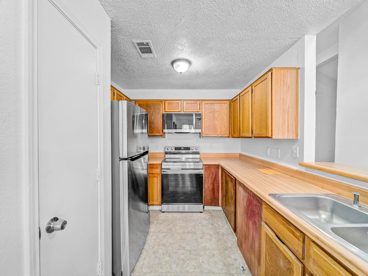 Ridge Oak St - Photo 5 of 10