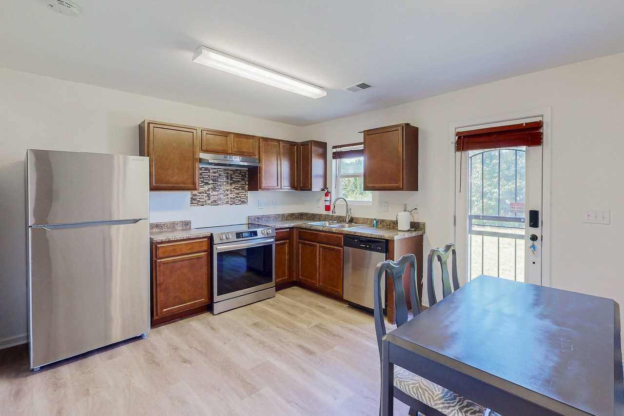 Laurel Ridge Dr - Photo 3 of 12