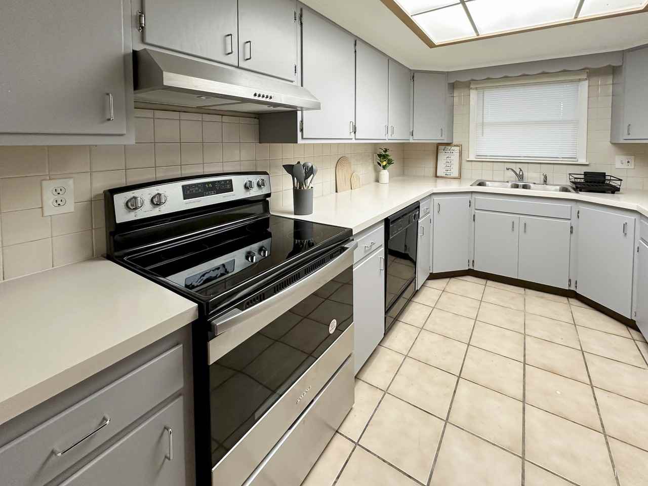 54th Avenue North - Photo 5 of 17