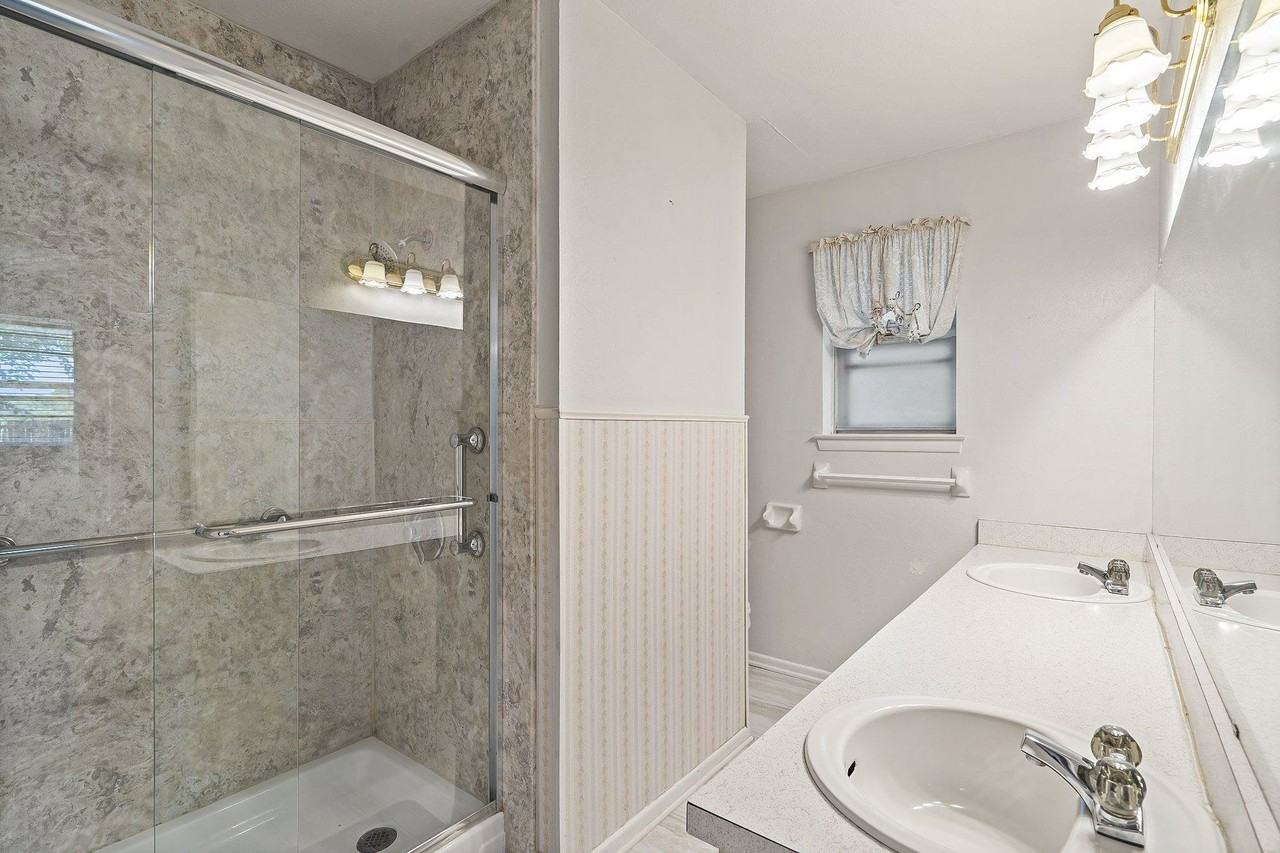 S Kate St - Photo 2 of 5