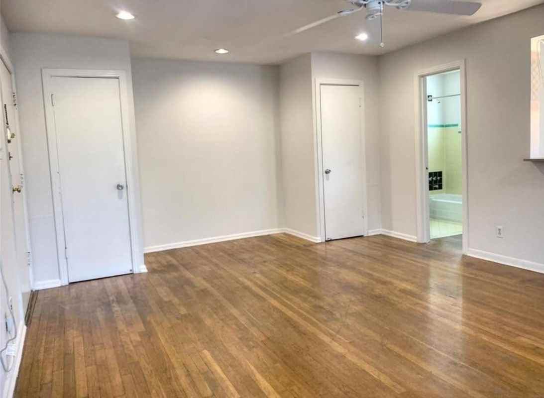 2501 1/2 Woodhead St - Photo 2 of 3