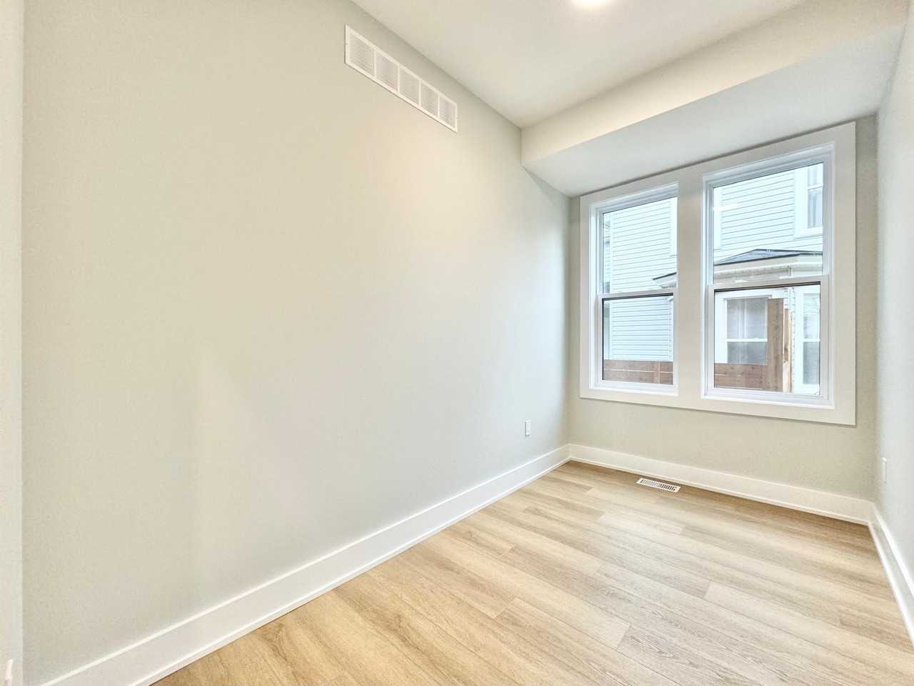 441 Alder St W #1 - Photo 5 of 8