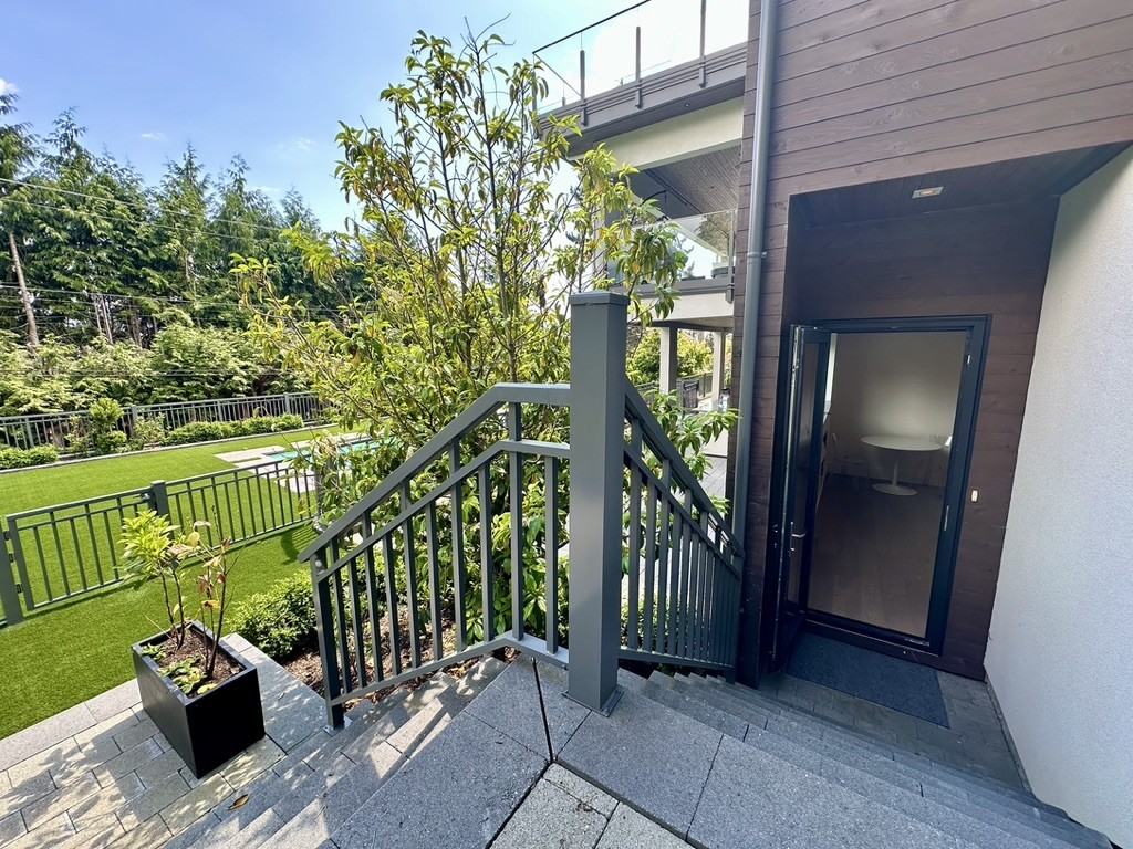 660 Saint Andrews Road - Photo 4 of 18