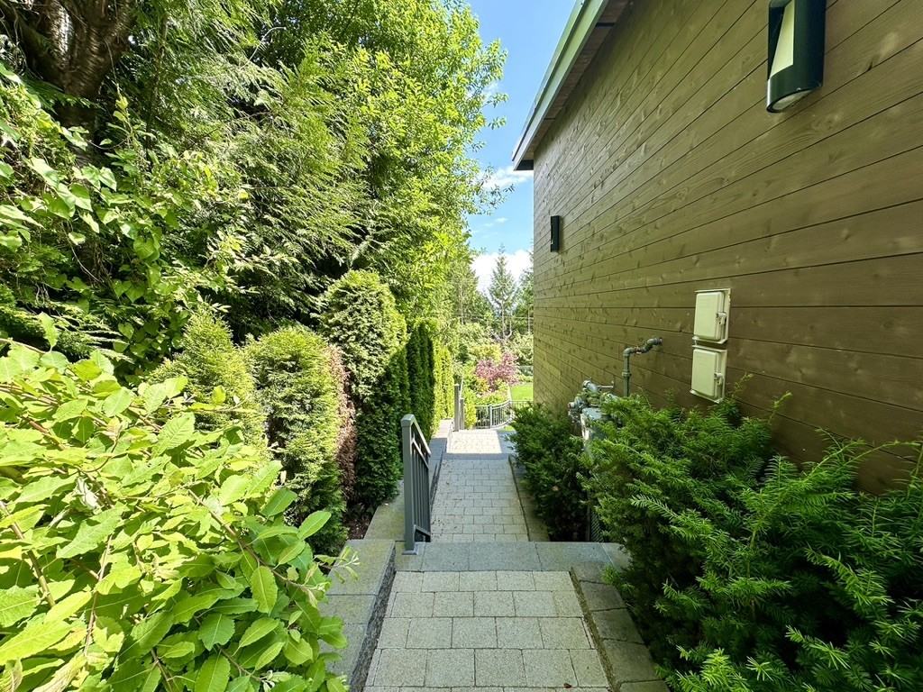 660 Saint Andrews Road - Photo 2 of 18