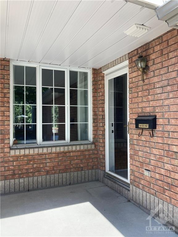 130 College Circle - Photo 2 of 27