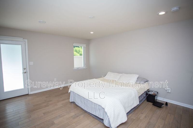 6 Regency Ct - Photo 3 of 36