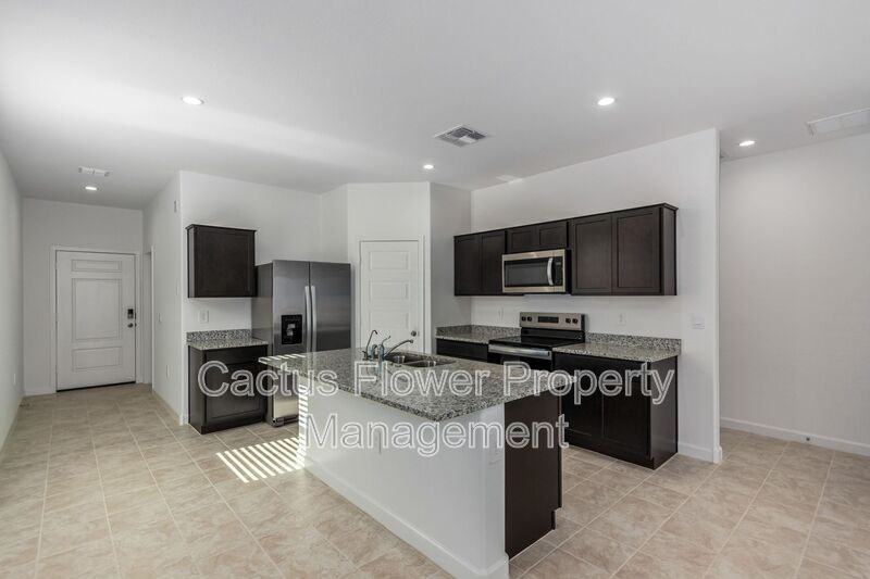 2037 W Shelly Ave - Photo 5 of 33