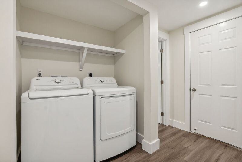 1393 Portland Rd - Photo 7 of 20
