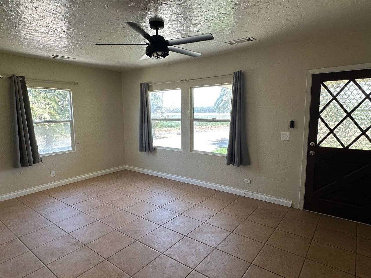 7296 Avenue 232 - Photo 5 of 17