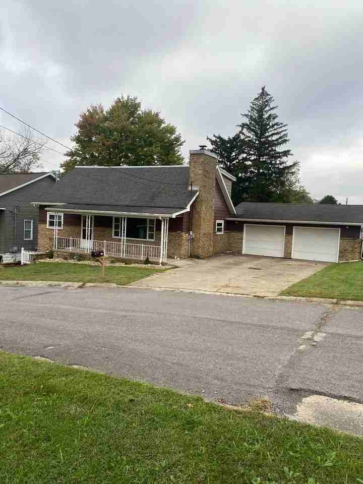 339 Broadway Ave - Photo 2 of 12