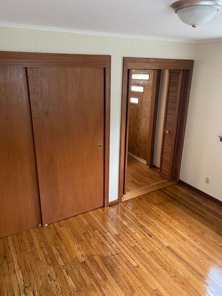 339 Broadway Ave - Photo 3 of 12