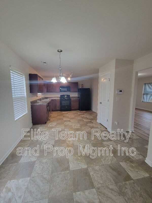 5823 Hewitt Dr - Photo 2 of 24