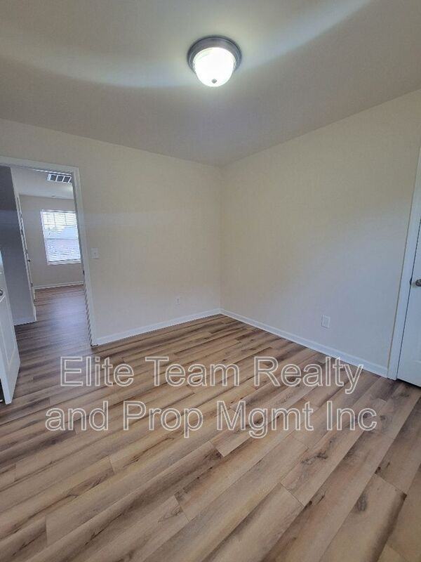 5823 Hewitt Dr - Photo 4 of 24