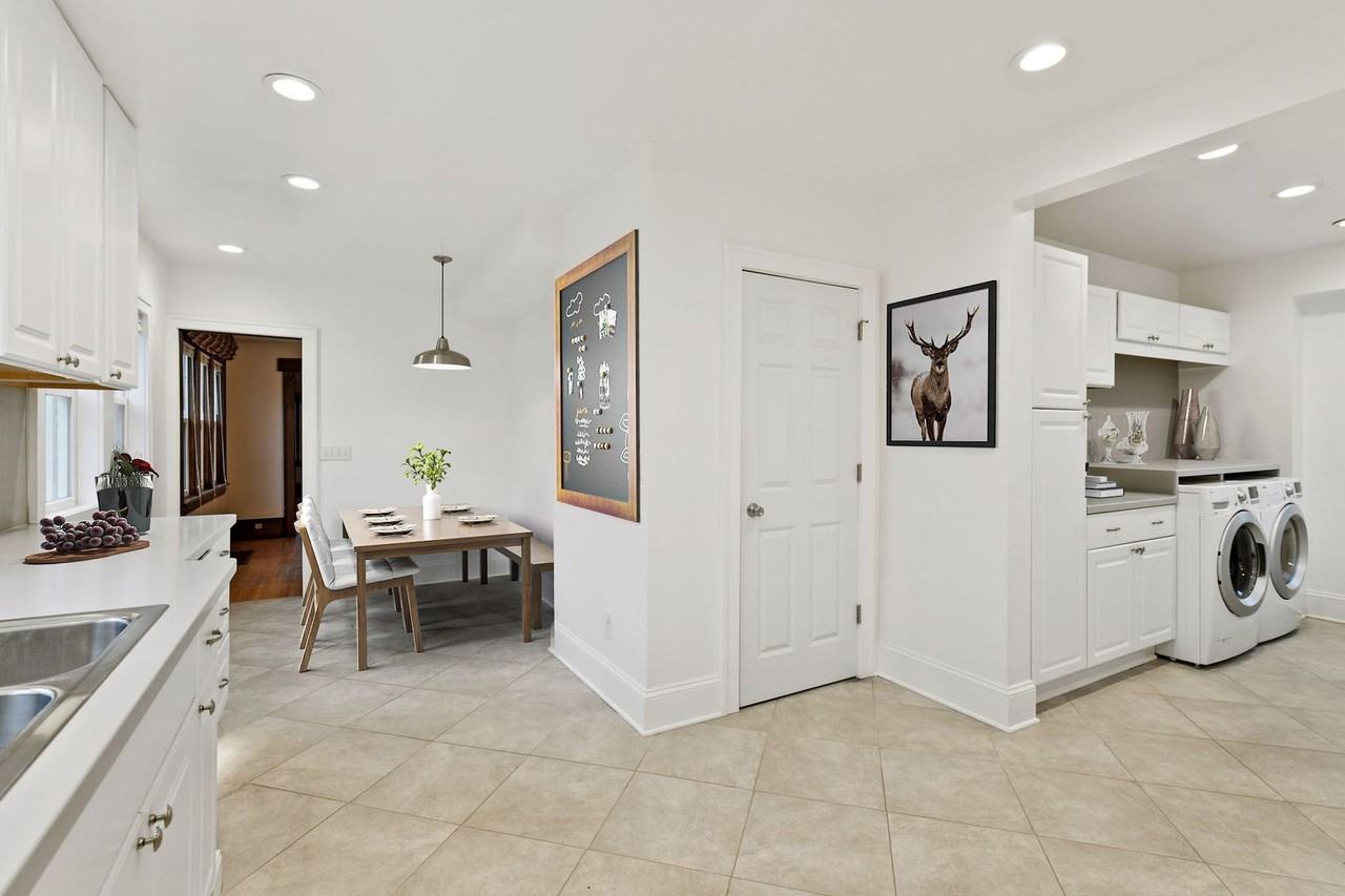 117 Cedar Lake Road South - Photo 3 of 12