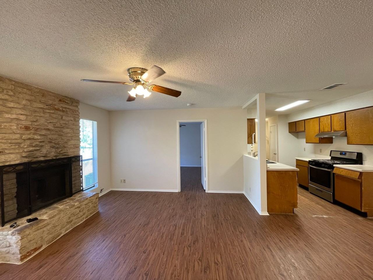 2301 Whitlow Cv - Photo 2 of 24