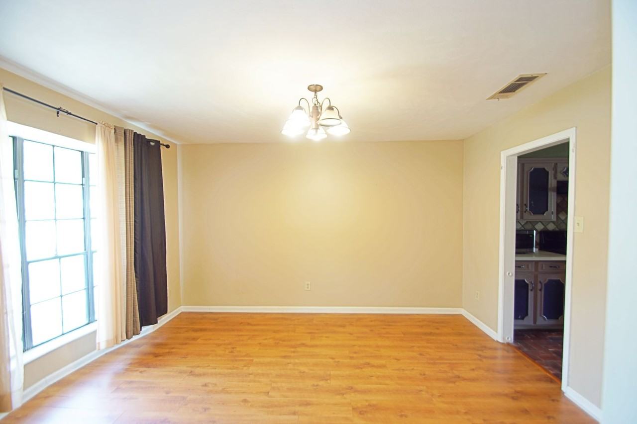 4911 Longstreet Pl - Photo 2 of 13