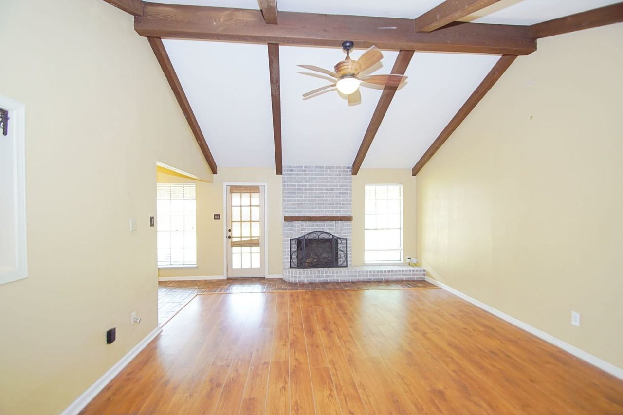 4911 Longstreet Pl - Photo 6 of 13