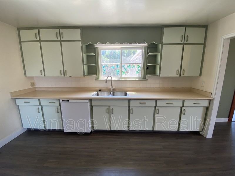 4221 4221 - Photo 3 of 15