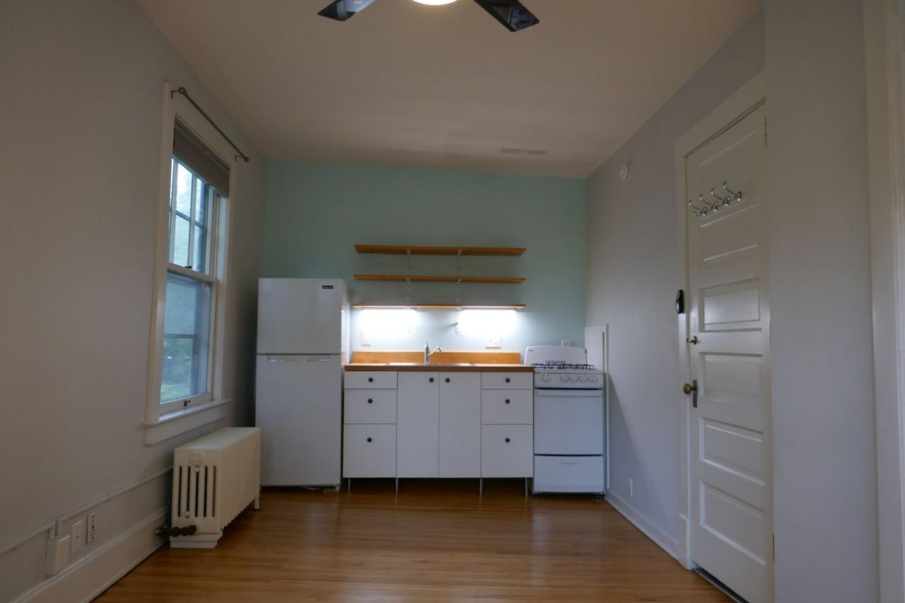 2828 Humboldt Ave S - Photo 3 of 12