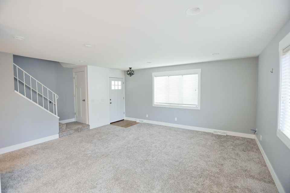 863 Baldwin Street - Photo 3 of 16