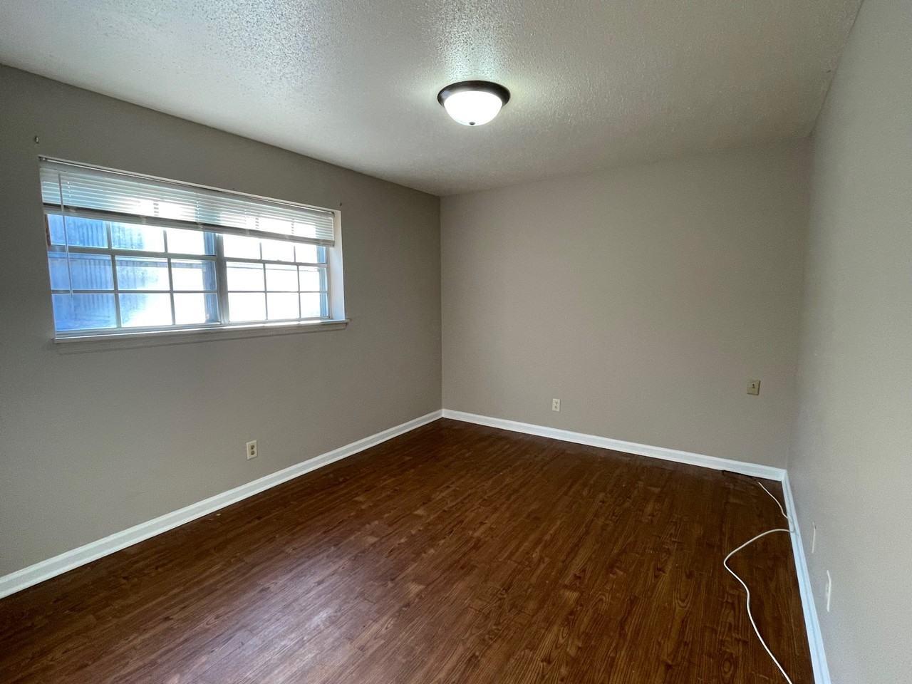 222 North Haworth Avenue - Photo 3 of 5