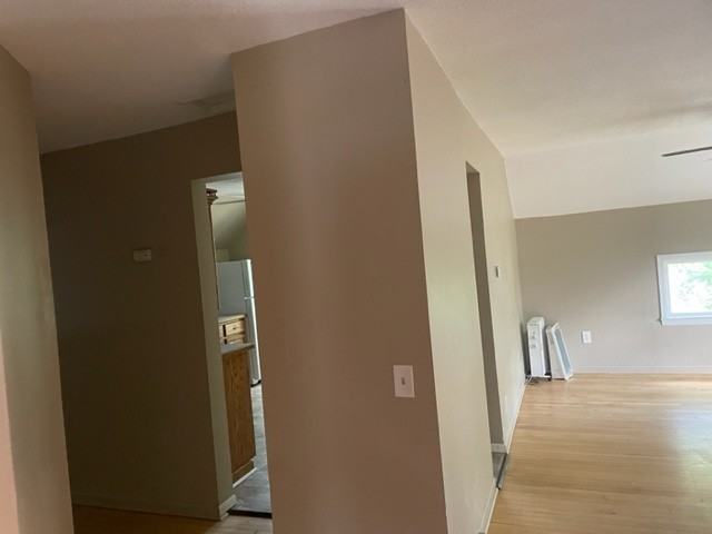 706 B East 4th Street (Upper) - Photo 2 of 20