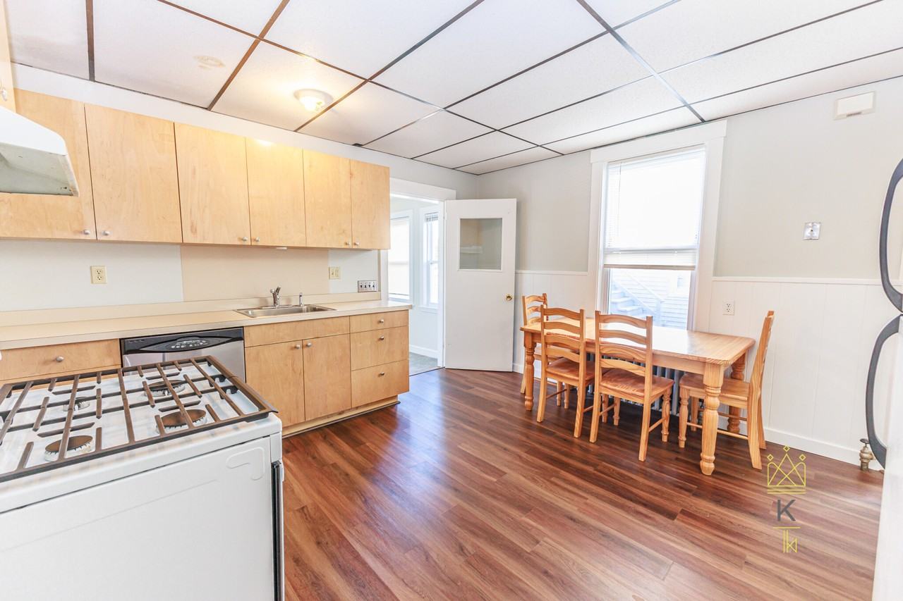 31 Mckenn St #2 - Photo 3 of 8