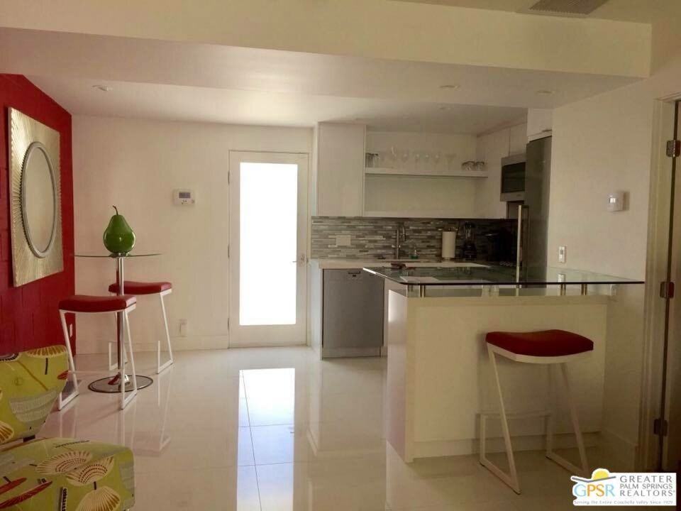 562 S Indian Canyon Dr - Photo 3 of 12