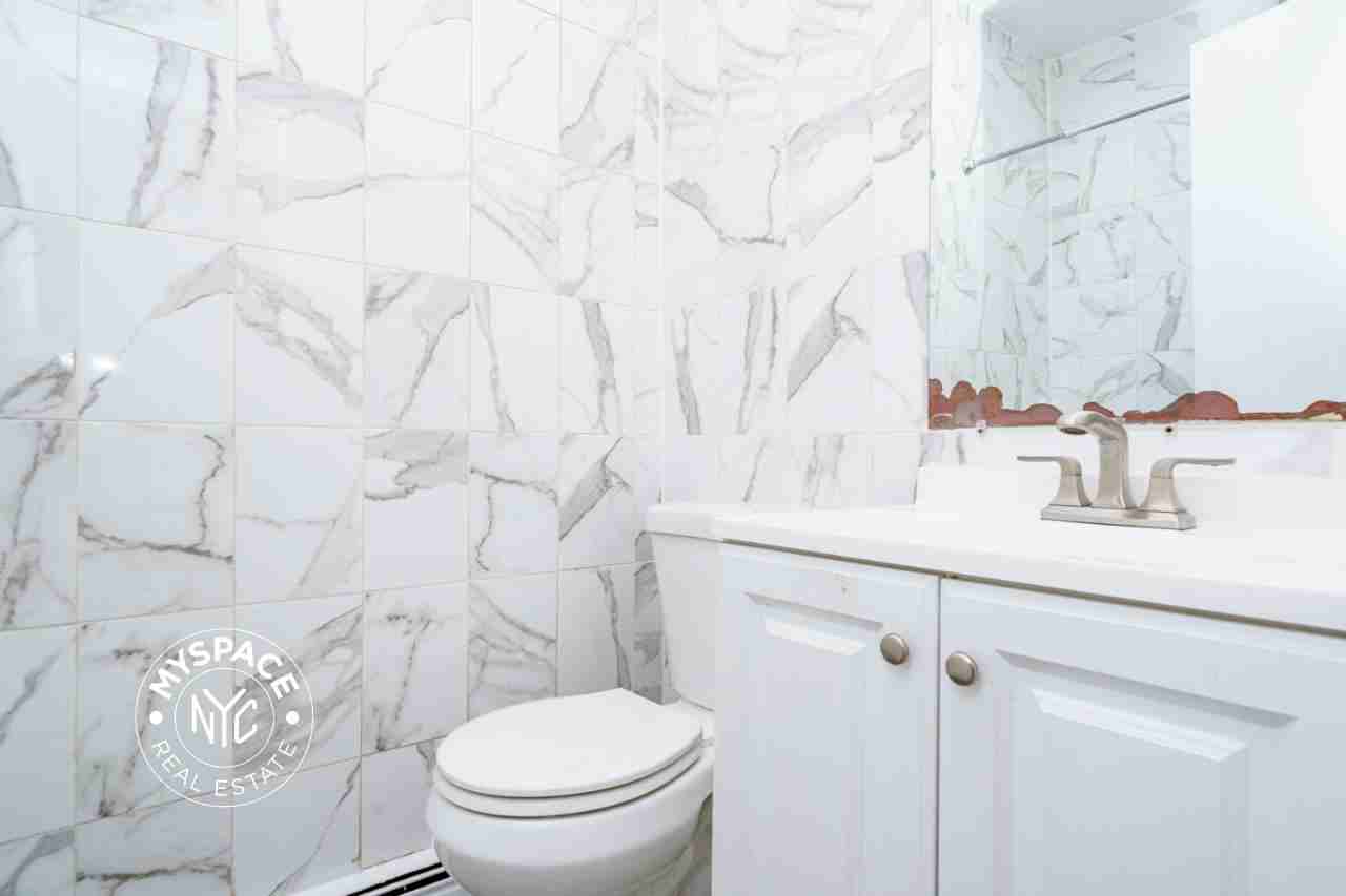 147 9th St #1B - Photo 7 of 9