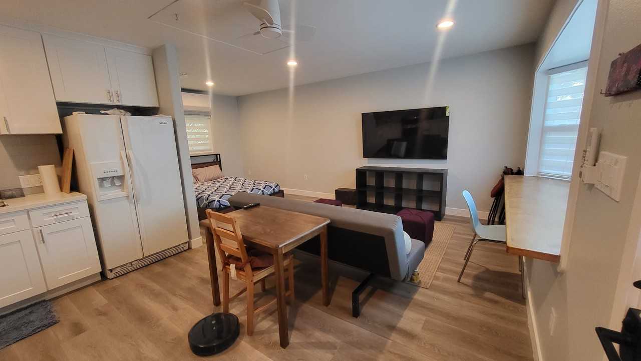 2050A Lomita Park Pl #NA - Photo 6 of 8