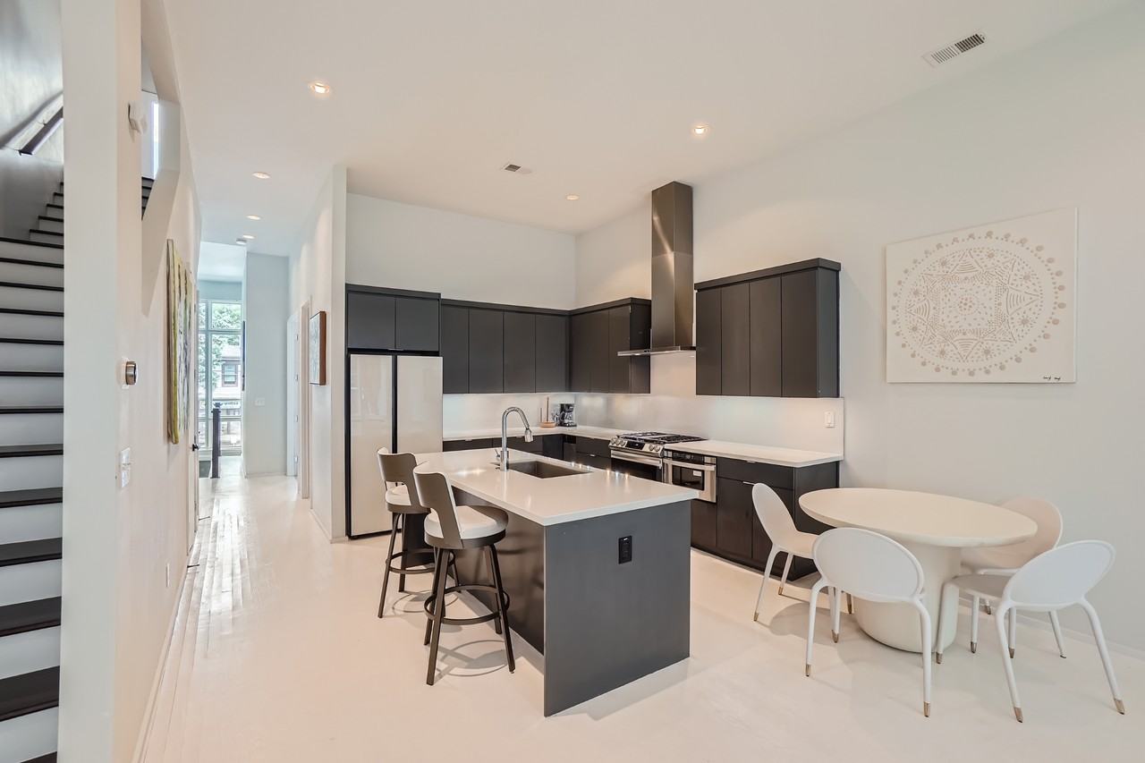 975 Piedmont Ave Ne #NA - Photo 4 of 29