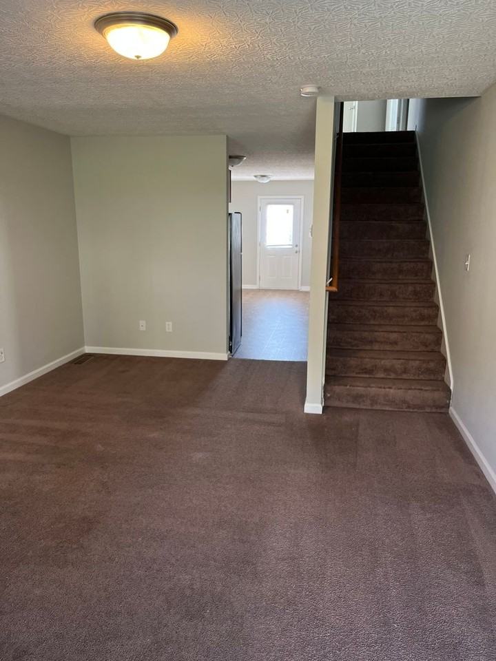 362 Upper Stone Ave - Photo 2 of 19