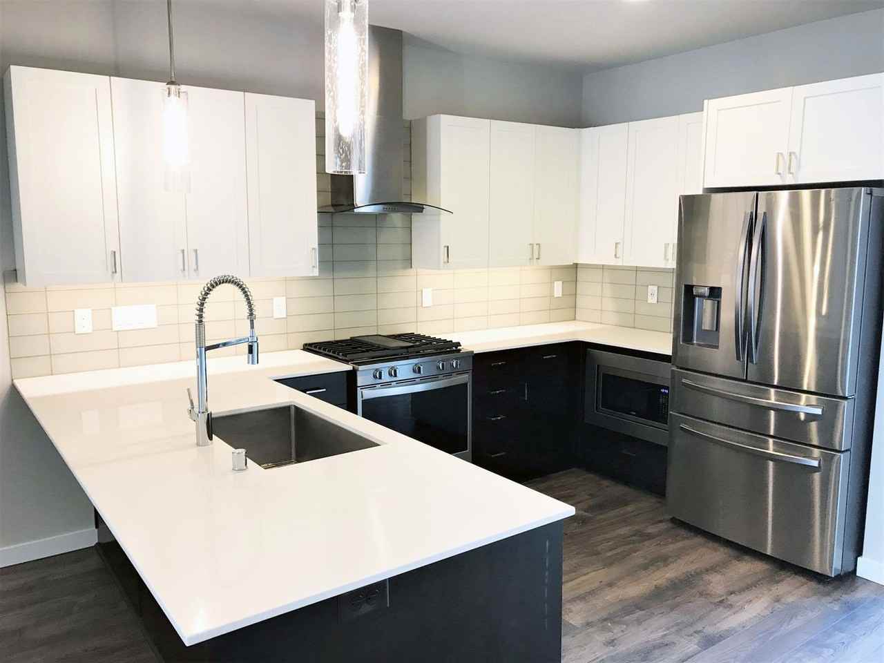 8536 22nd Pl Ne - Photo 3 of 24