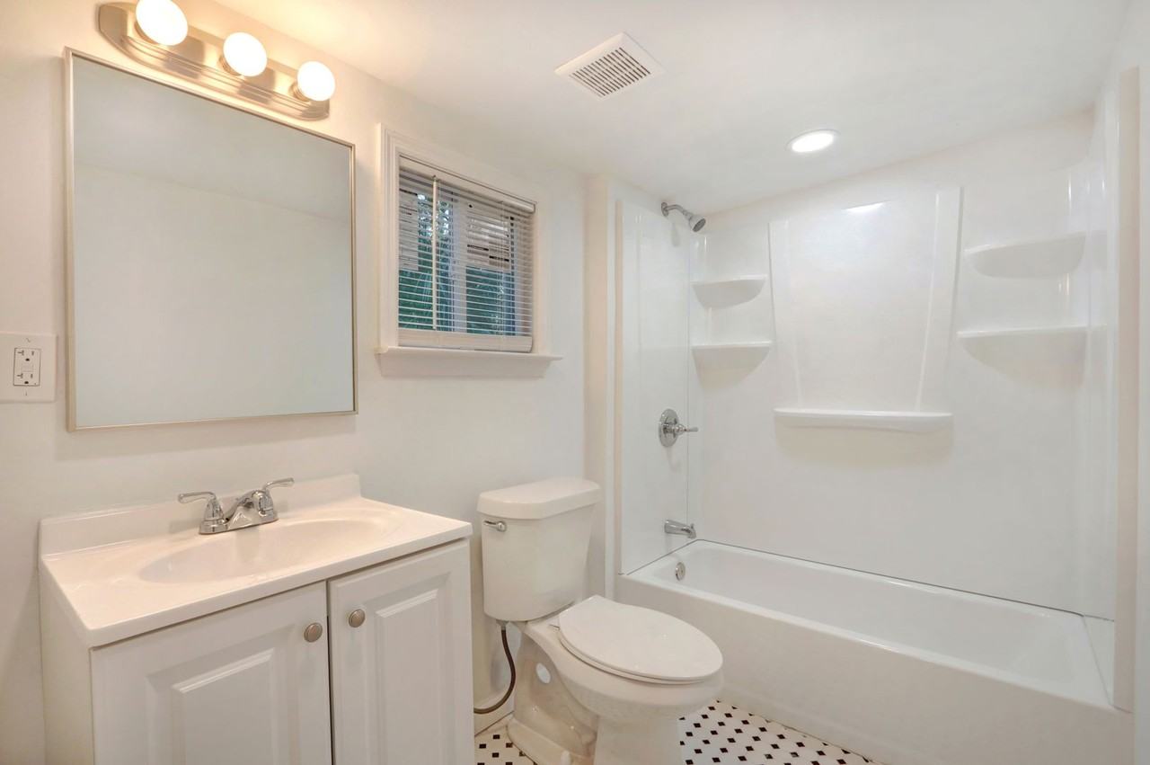 2130 E Gwinnett St - Photo 2 of 28