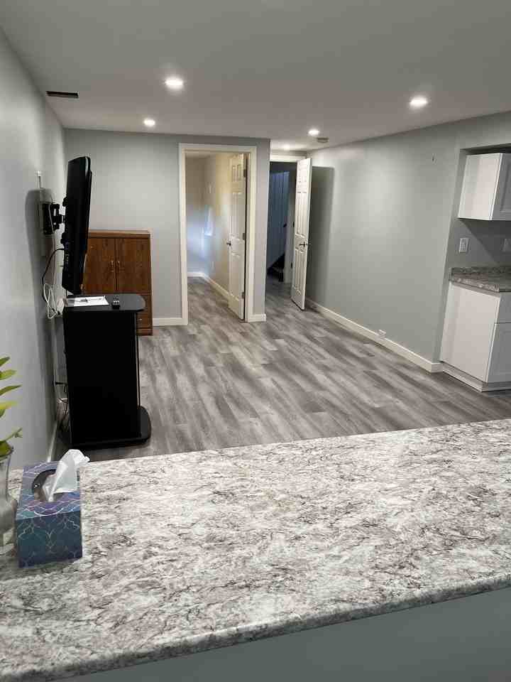 130 St Laurent Cres #B - Photo 3 of 7