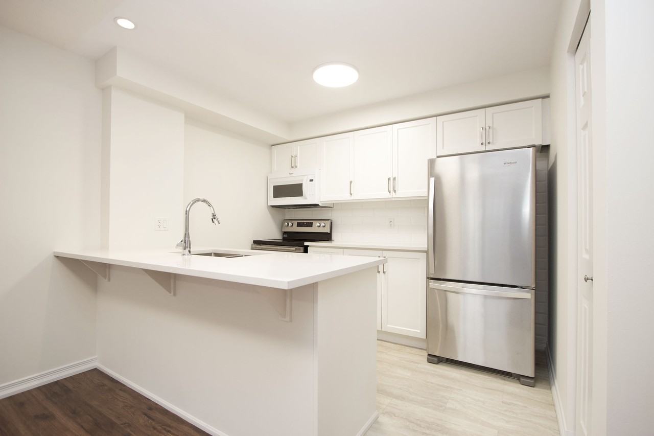 61 Bowmanville Arms #206 - Photo 3 of 11